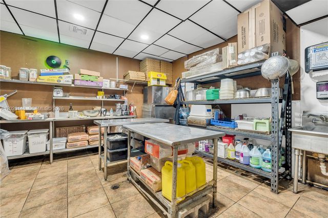 W 84 St, Hialeah, FL 33014