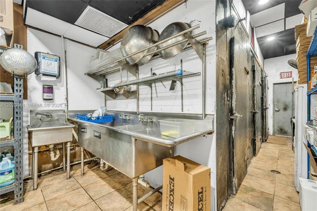 W 84 St, Hialeah, FL 33014