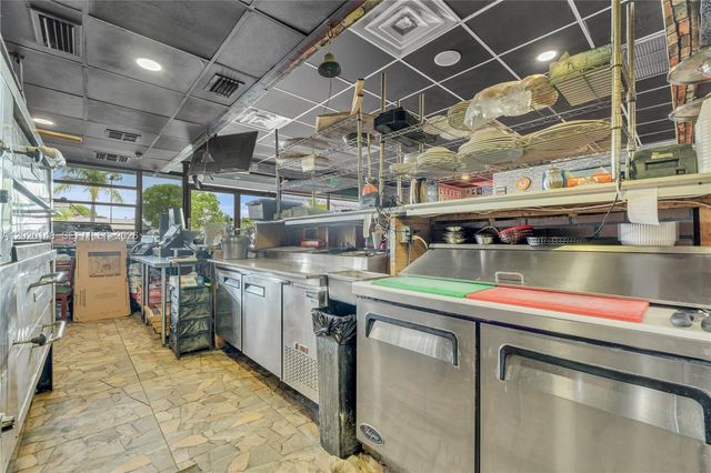 W 84 St, Hialeah, FL 33014