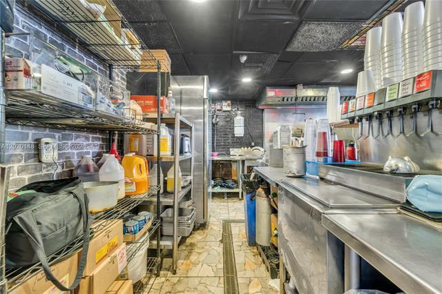 W 84 St, Hialeah, FL 33014