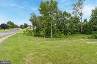 502 GLENWOOD DR, Douglassville, PA 19518