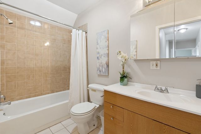 1006 Foster Street, Evanston, IL 60201