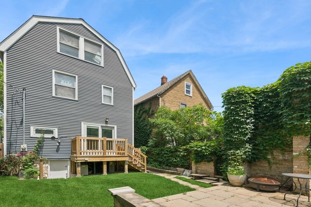 1006 Foster Street, Evanston, IL 60201