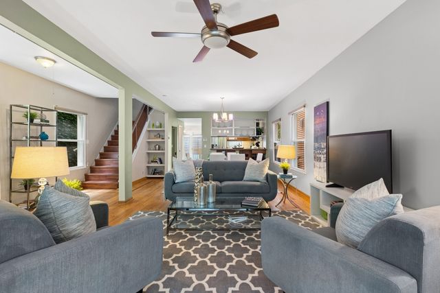 1006 Foster Street, Evanston, IL 60201