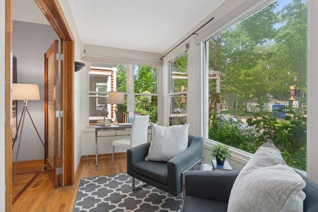 1006 Foster Street, Evanston, IL 60201