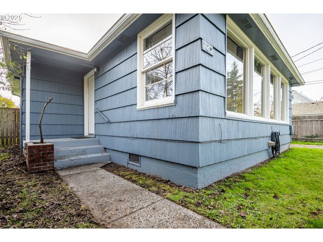 729 J St, Springfield, OR 97477