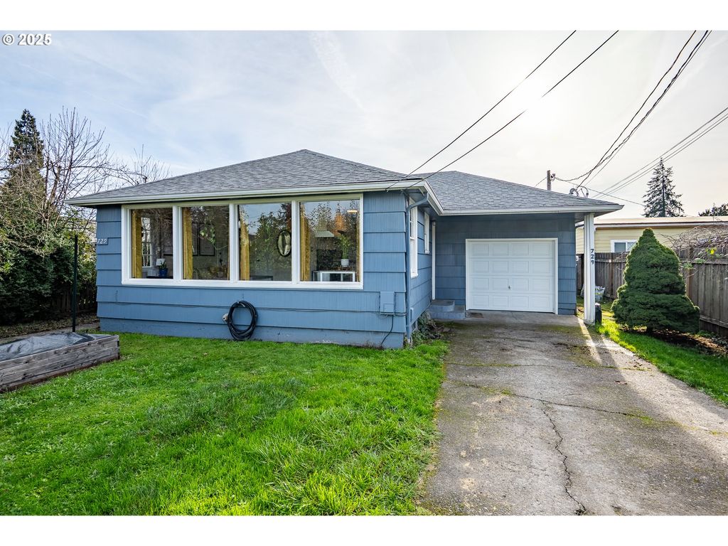 729 J St, Springfield, OR 97477