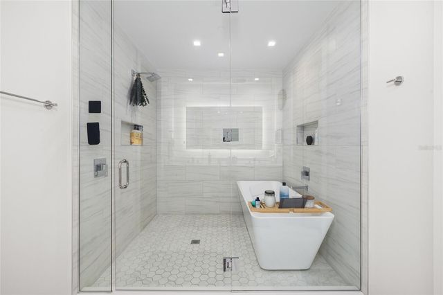 5120 MARINA WAY 16005, Tampa, FL 33611