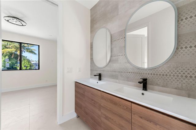 621 NW 42nd Ave, Coconut Creek, FL 33066