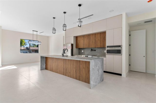 621 NW 42nd Ave, Coconut Creek, FL 33066