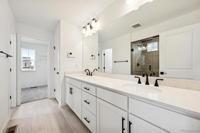 486 S Salida Street, Aurora, CO 80017