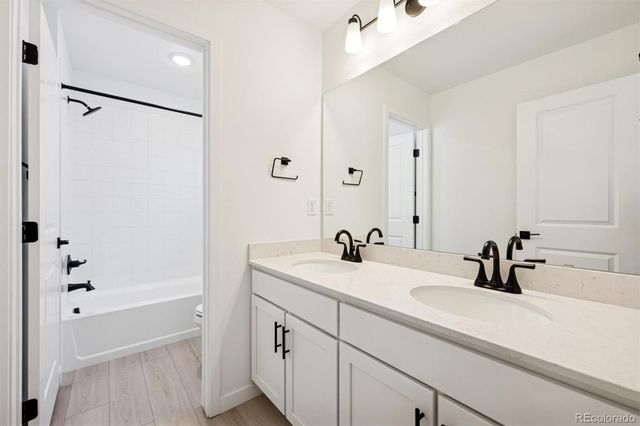 486 S Salida Street, Aurora, CO 80017