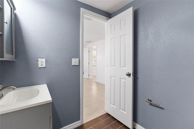 8623 PARKWAY CIRCLE, Riverview, FL 33569