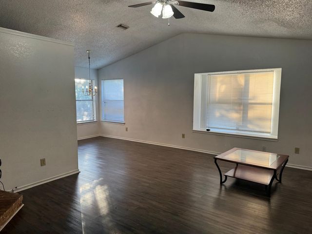 500 Island Court, Irving, TX 75060