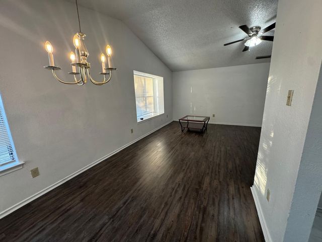 500 Island Court, Irving, TX 75060