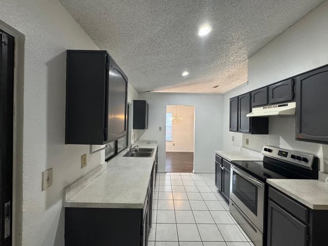 500 Island Court, Irving, TX 75060