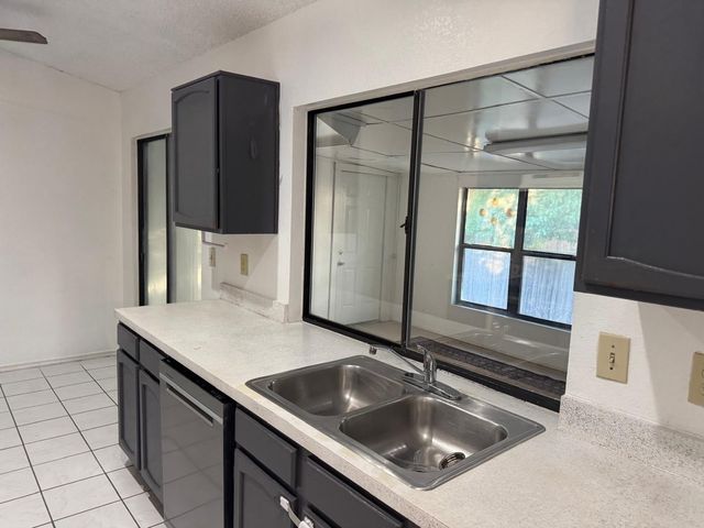 500 Island Court, Irving, TX 75060