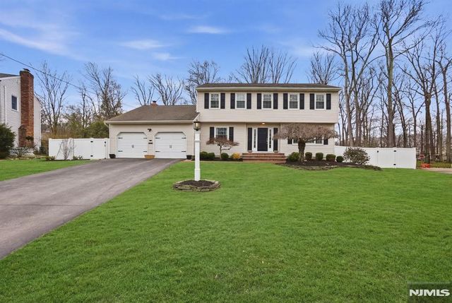 72 Lenox Road, Wayne, NJ 07470