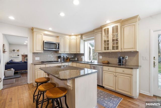 72 Lenox Road, Wayne, NJ 07470