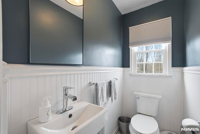 72 Lenox Road, Wayne, NJ 07470