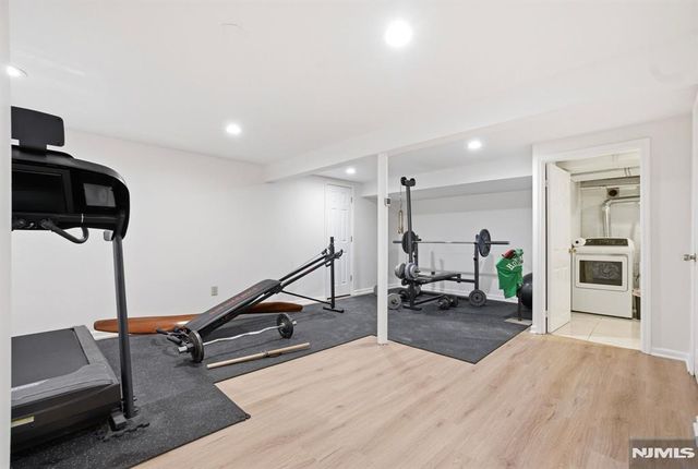 72 Lenox Road, Wayne, NJ 07470