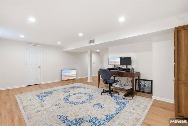 72 Lenox Road, Wayne, NJ 07470