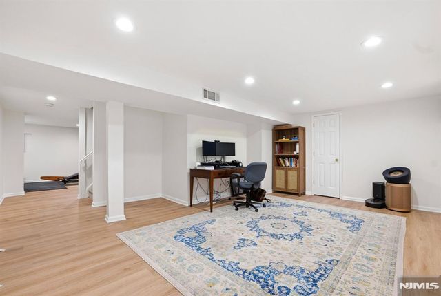 72 Lenox Road, Wayne, NJ 07470