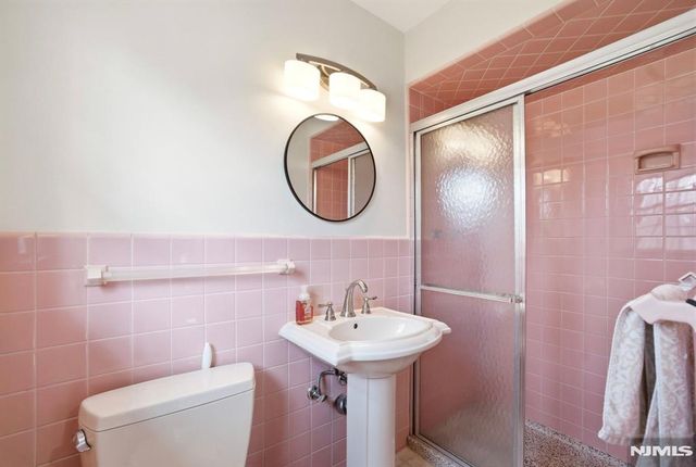 72 Lenox Road, Wayne, NJ 07470