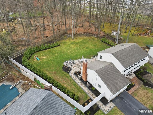 72 Lenox Road, Wayne, NJ 07470