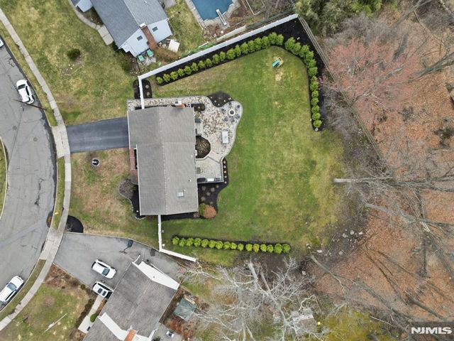 72 Lenox Road, Wayne, NJ 07470