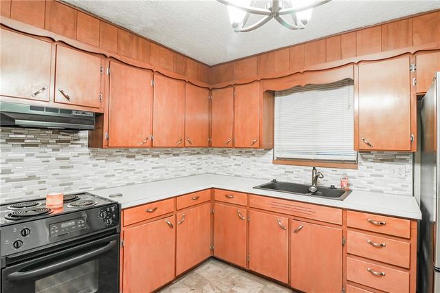 6616 Hardy Avenue, Raytown, MO 64133