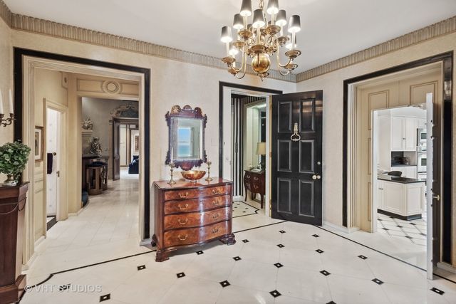 1242 N Lake Shore Drive 25, Chicago, IL 60611
