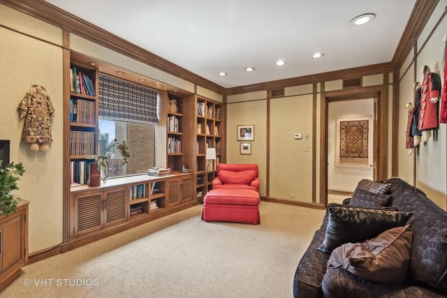1242 N Lake Shore Drive 25, Chicago, IL 60611
