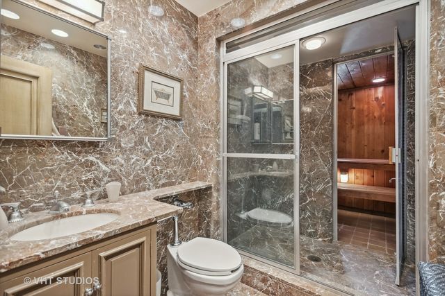 1242 N Lake Shore Drive 25, Chicago, IL 60611