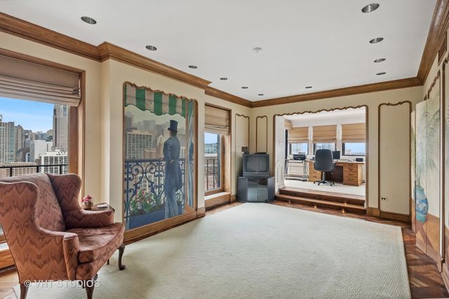 1242 N Lake Shore Drive 25, Chicago, IL 60611