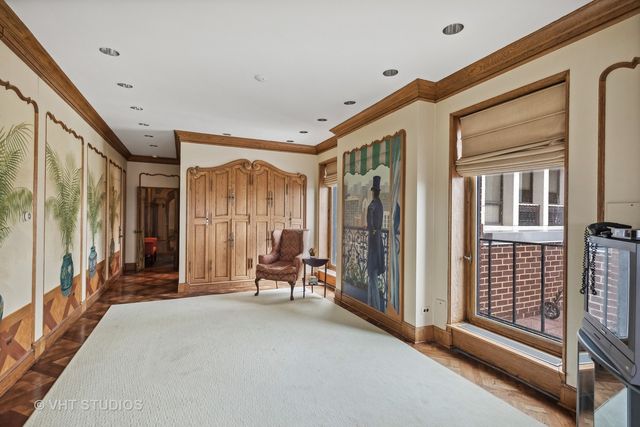 1242 N Lake Shore Drive 25, Chicago, IL 60611