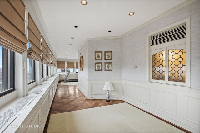 1242 N Lake Shore Drive 25, Chicago, IL 60611