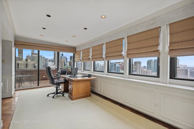 1242 N Lake Shore Drive 25, Chicago, IL 60611