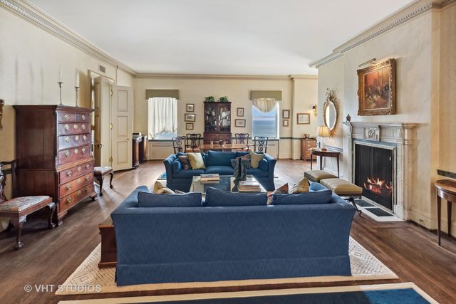 1242 N Lake Shore Drive 25, Chicago, IL 60611