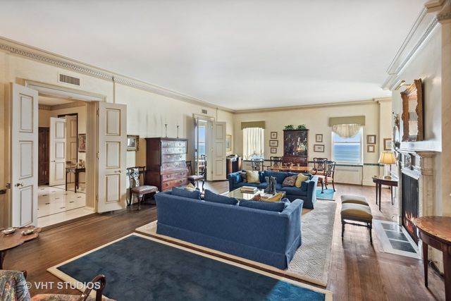 1242 N Lake Shore Drive 25, Chicago, IL 60611