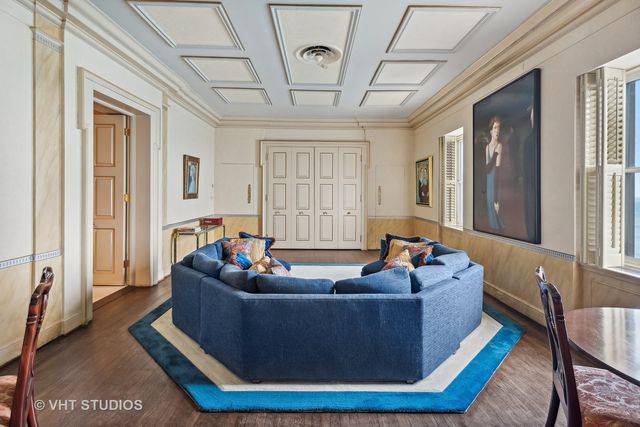 1242 N Lake Shore Drive 25, Chicago, IL 60611