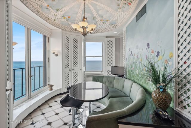 1242 N Lake Shore Drive 25, Chicago, IL 60611