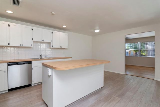 3305 56TH AVENUE N, St Petersburg, FL 33714