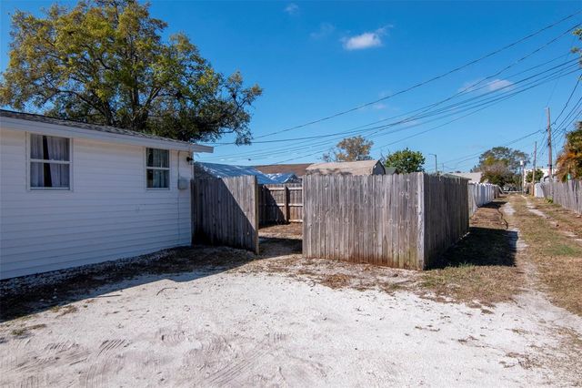 3305 56TH AVENUE N, St Petersburg, FL 33714