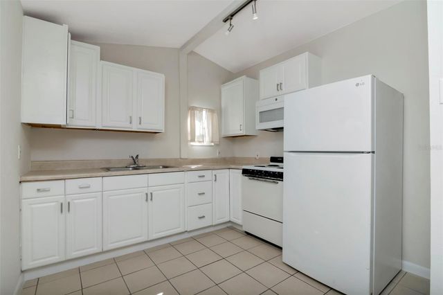 3305 56TH AVENUE N, St Petersburg, FL 33714