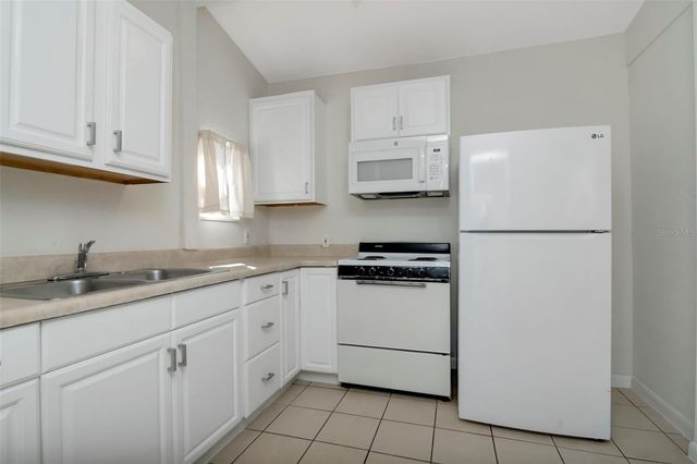 3305 56TH AVENUE N, St Petersburg, FL 33714