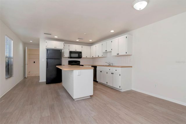 3305 56TH AVENUE N, St Petersburg, FL 33714