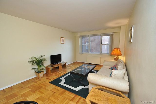 260 Garth Road 4A5, Scarsdale, NY 10583