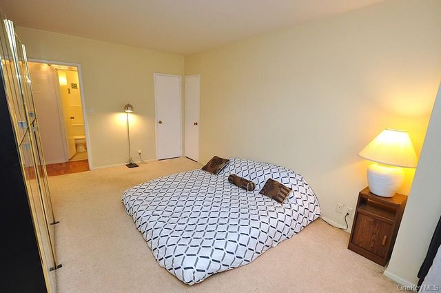 260 Garth Road 4A5, Scarsdale, NY 10583