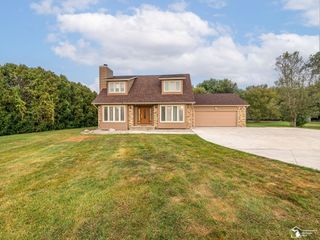 2451 N Raisinville Road, Monroe, MI 48162